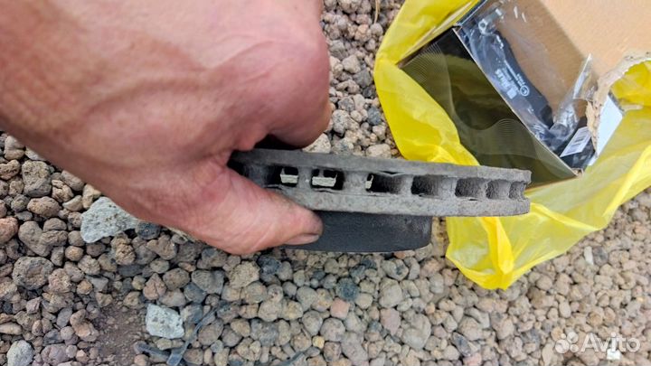 Тормозные диски(бу) передние Ниссан ад