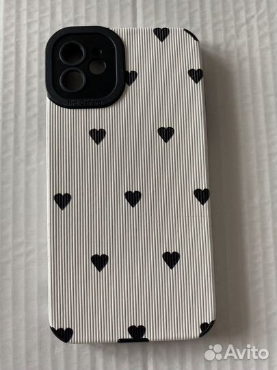 Чехлы на телефон iPhone 11