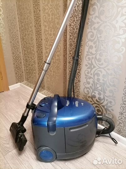 Моющий пылесос LG Hippo
