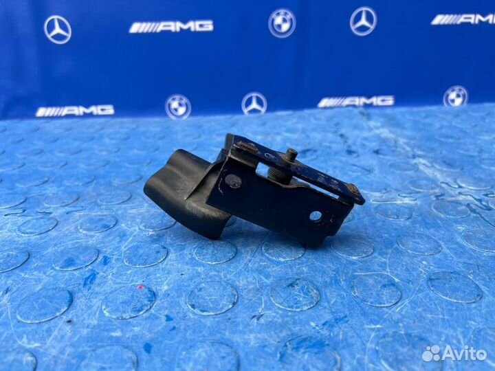 Замок капота Mercedes-Benz C300 W204 272.947 2008