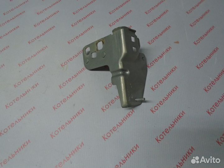 Nissan 62293-BV000 Кронштейн левый