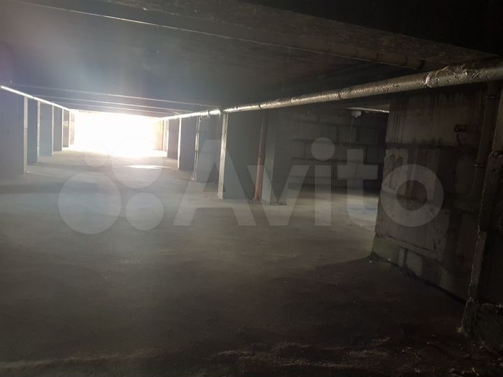 Машиноместо, 14 м²