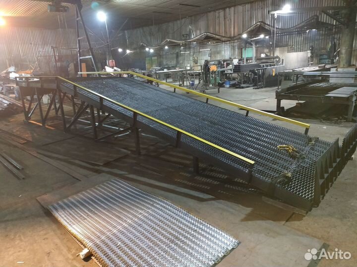 Эстакада длина 9 м, грузопод 5 тонн, новая