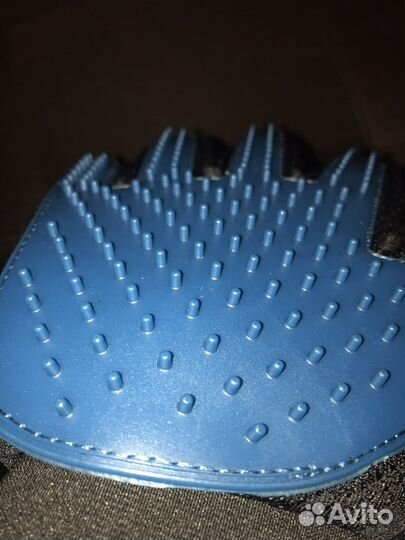 Перчатки для вычесывания шерсти домашнего питомца