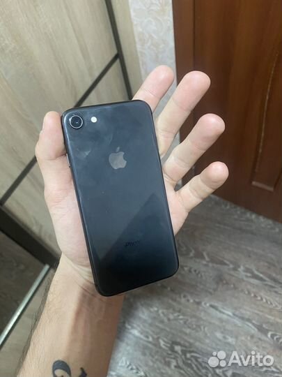 iPhone 8, 64 ГБ