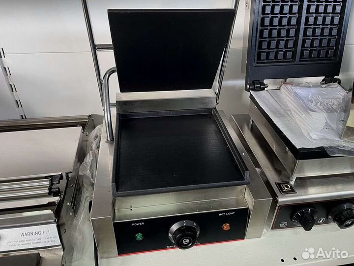 Гриль контактный XWD-811B CN