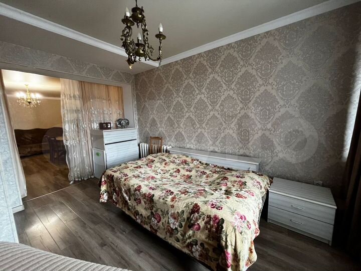 3-к. квартира, 90 м², 2/5 эт.