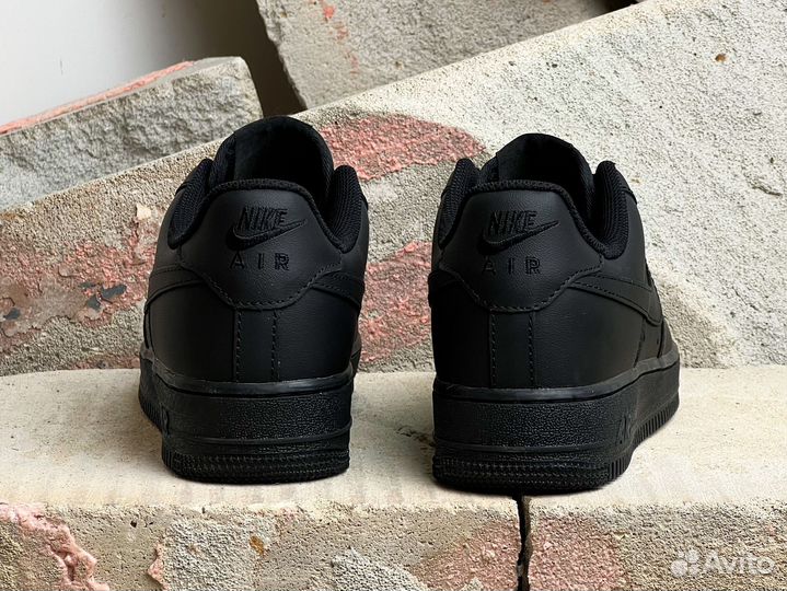 Nike Air Force 1 Black Low