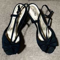 Босоножки женские 38 размер на низком каблуке