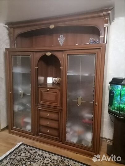 Шкаф сервант для посуды