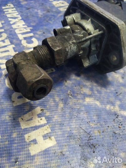 Кран тормозной с ручным управлением. Man 2 Serie