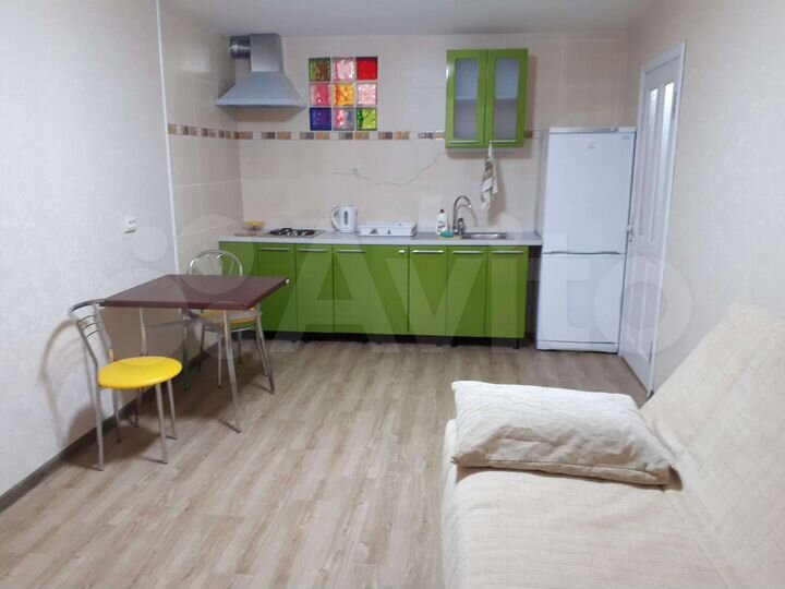 2-к. квартира, 54 м², 1/4 эт.