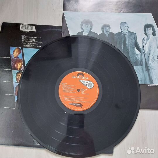 2 фирменных LP Moody Blues в отл.состоянии