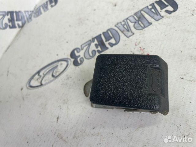 Ручка открытия капота Mitsubishi Outlander 1