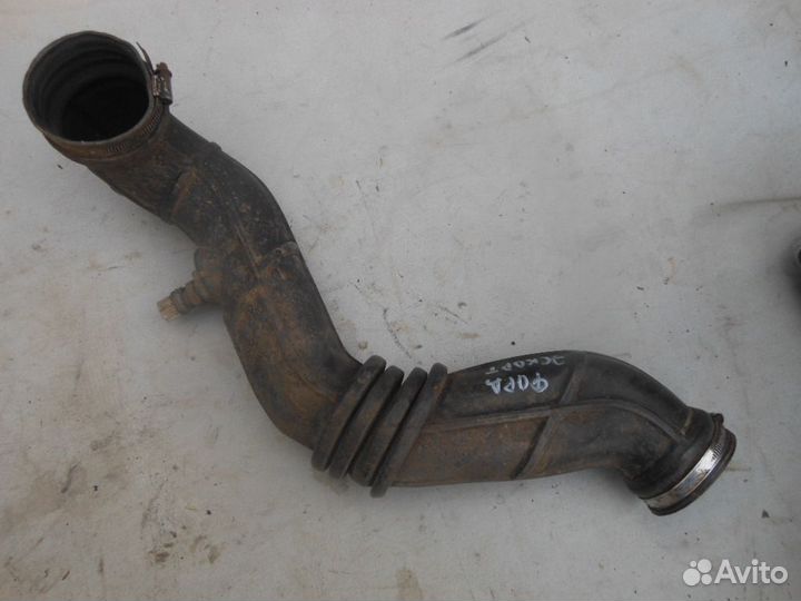Патрубок воздушного фильтра (гофра) Ford Escort