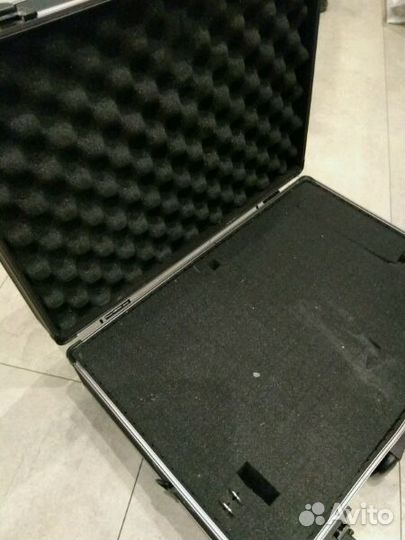 Жёсткий кейс с кубическим наполнителем Cullmann