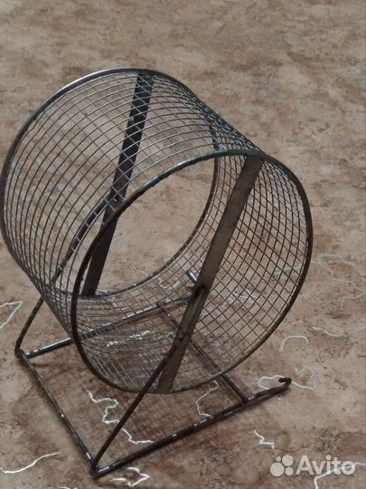 Домик, кормушка, колесо для грызунов