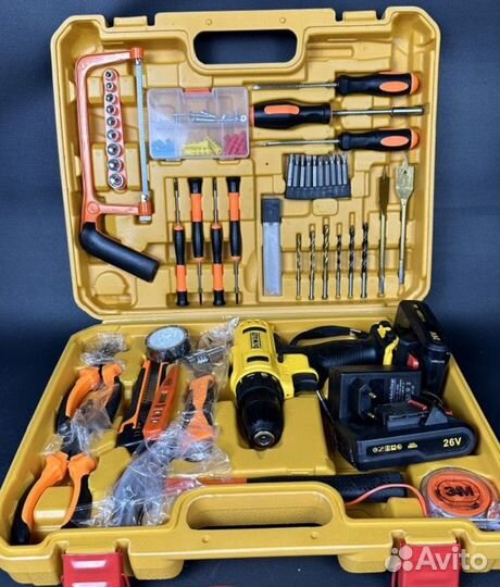 Набор инструментов с шуруповёртом DeWalt