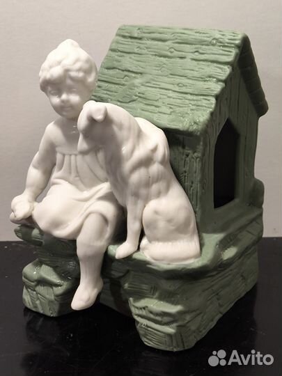 Фарфоровая статуэтка