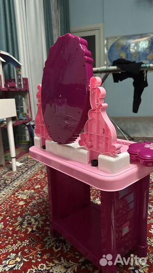 Туалетный столик для девочки