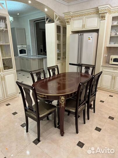 Стол и стулья новые