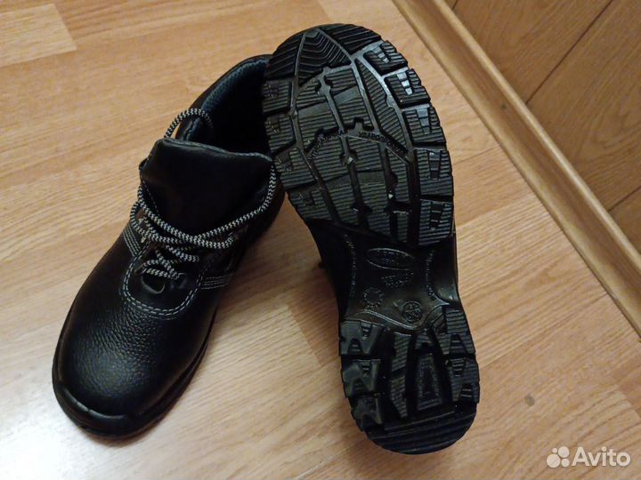 Ботинки мужские 41 размер новые