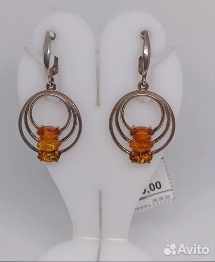 Серебряные серьги и кольца