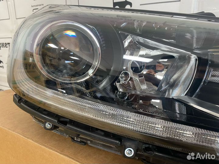 Фара правая Hyundai Elantra 16-18 LED