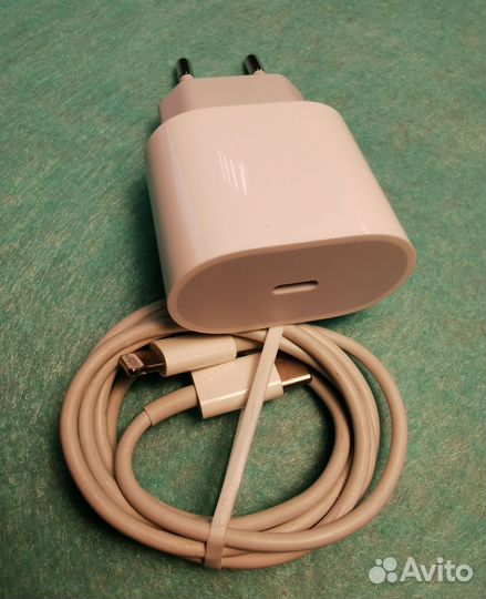 Зарядное устройство Apple 20W