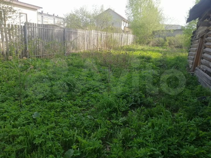 Дом 27 м² на участке 3 сот.