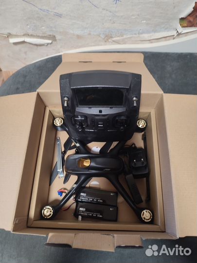 Радиоуправляемый квадрокоптер Hubsan X4 H501S