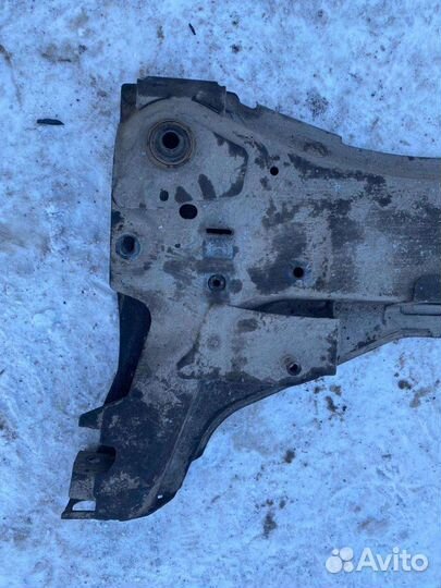 Передний подрамник Renault megane 2 1,6