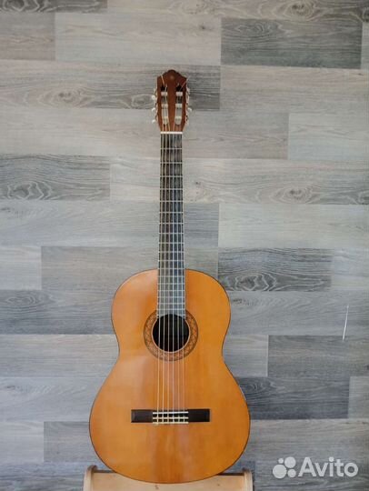 Классическая гитара yamaha c40