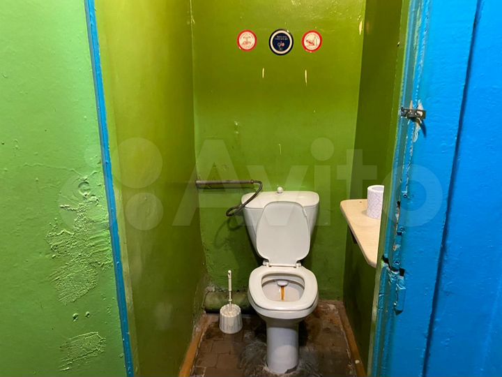 Комната 18 м² в 8-к., 4/5 эт.