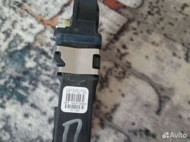 Мотор стеклоподъемника правый шкода актавиа U1