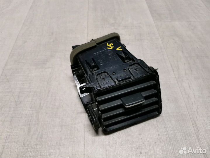 Дефлектор воздушный Nissan Tiida C11 1.6 HR16DE