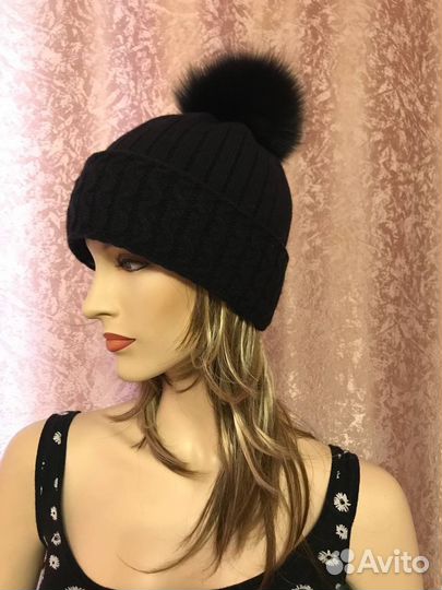 Новая шапка шерсть с натуральным помпоном