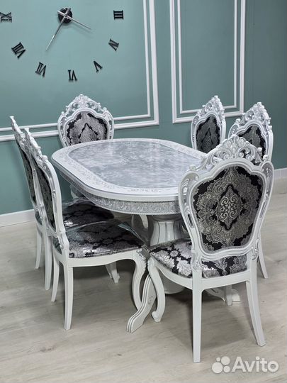 Кухонный стол и стулья