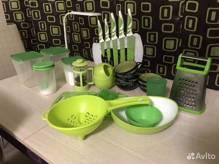 Посуда в салатовых тонах