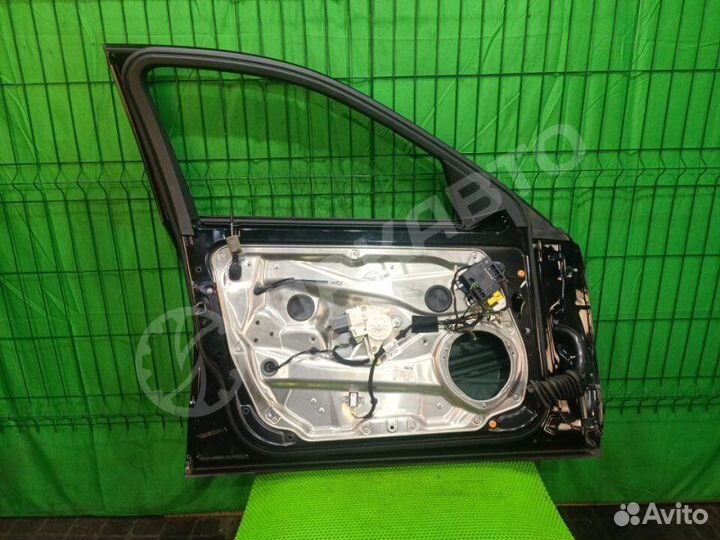 Дверь передняя левая Mercedes-Benz C W204