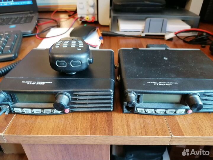 Радиостанция Icom F111