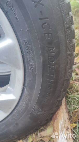 Michelin X-Ice North 4 225/65 R17