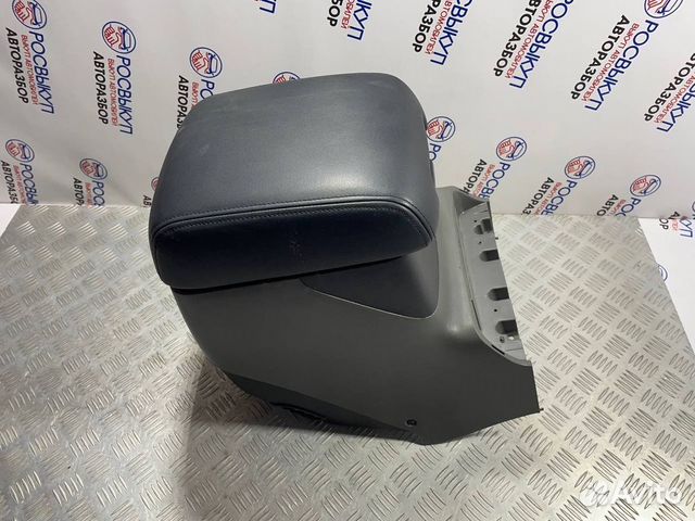 Подлокотник Mitsubishi Pajero 3