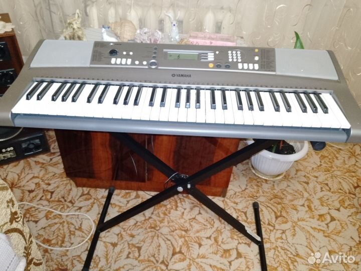 Синтезатор yamaha psr r300