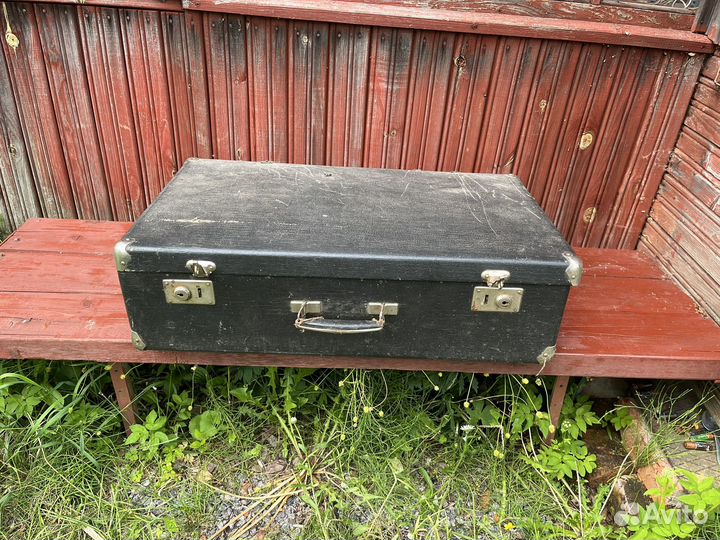 Винтажный чемодан