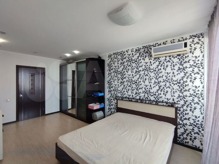 3-к. квартира, 92 м², 13/16 эт.