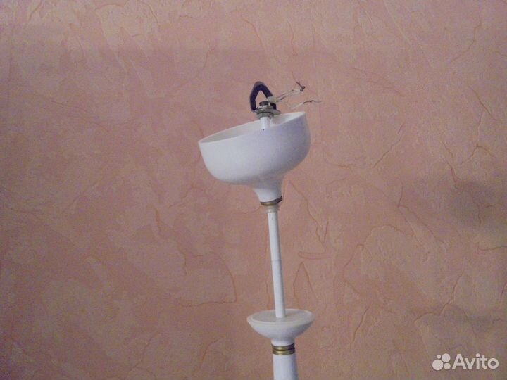 Люстра 3-х рожковая вешать на крючёк, цвет Белый