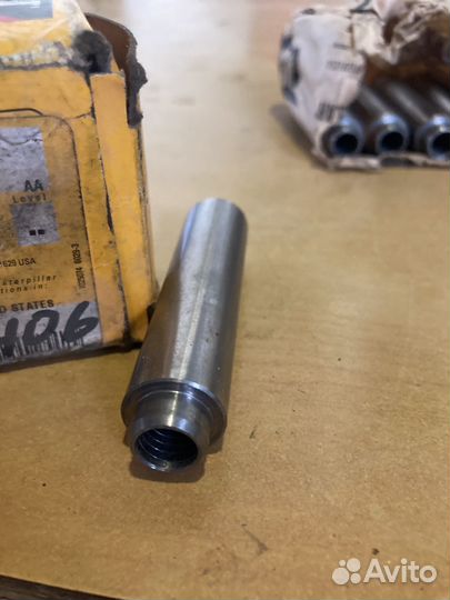 Втулка Направляющая клапана CAT 3406,3406b,D8N