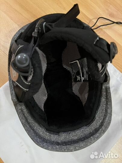 Шлем горнолыжный женский