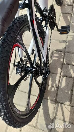 Новый велосипед бмв на литых дисках